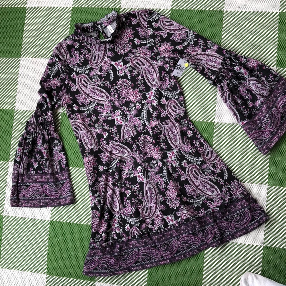 Xhilararion paisley long sleeve wrinkle free dress. Lowest price